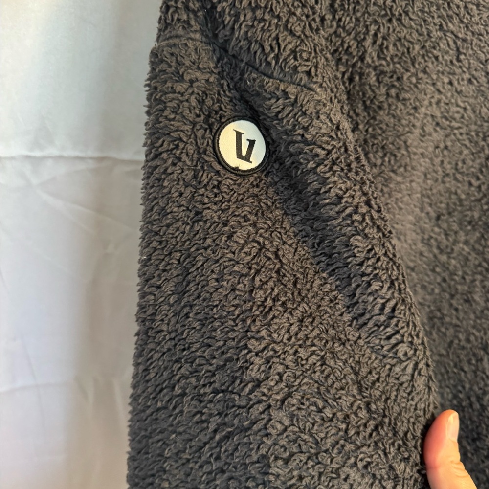 Vuori Charcoal Teddy Jacket - Picture 7 of 7